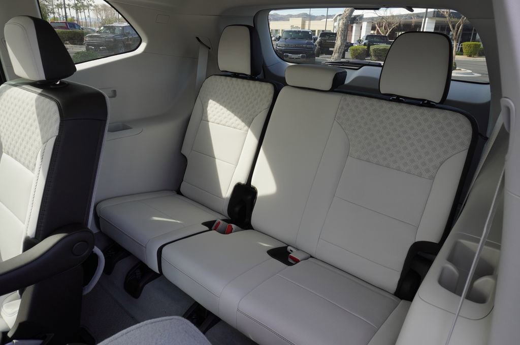 2026 GMC Acadia Denali - Photo 10