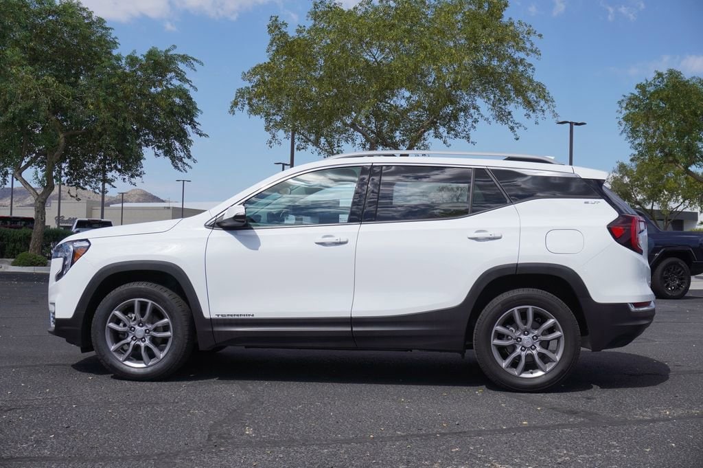 Used 2024 GMC Terrain SLT SUV
