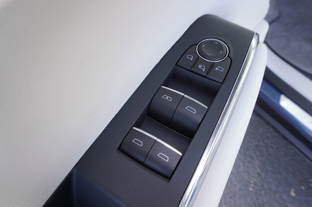 2026 GMC Acadia Denali - Photo 17