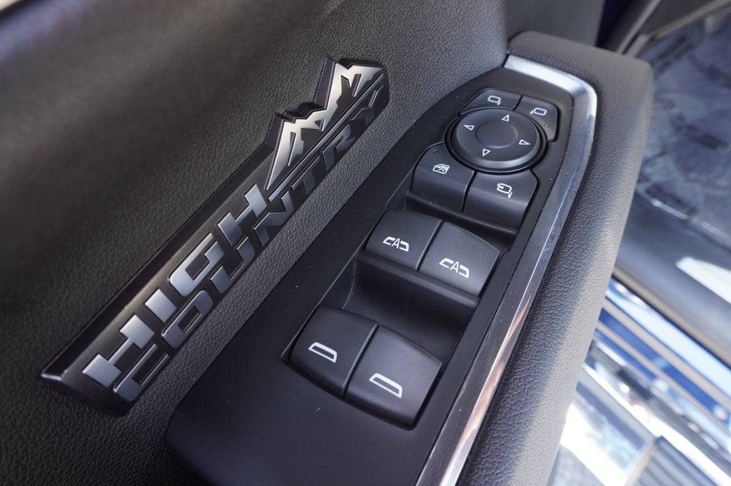 2023 Chevrolet Silverado 1500 High Country - Photo 17