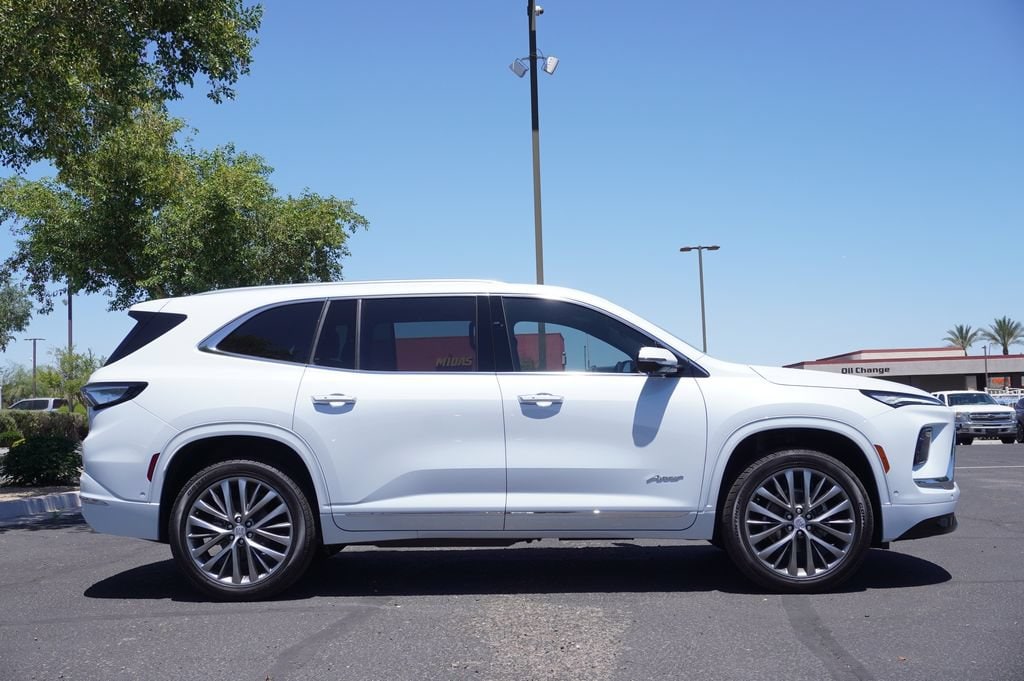 2026 Buick Enclave Avenir - Photo 2