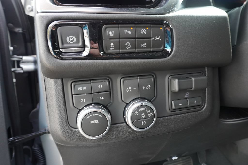 2026 GMC Yukon XL Denali - Photo 18