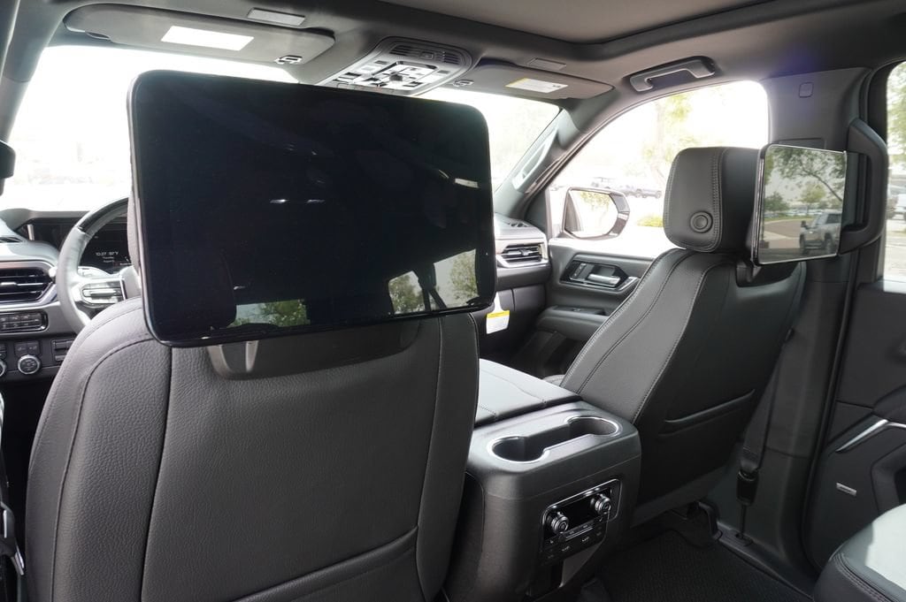 2026 GMC Yukon XL Denali - Photo 10