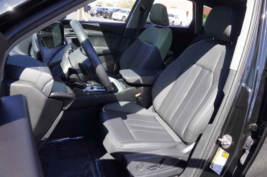 2025 Audi Q5 Premium - Photo 17