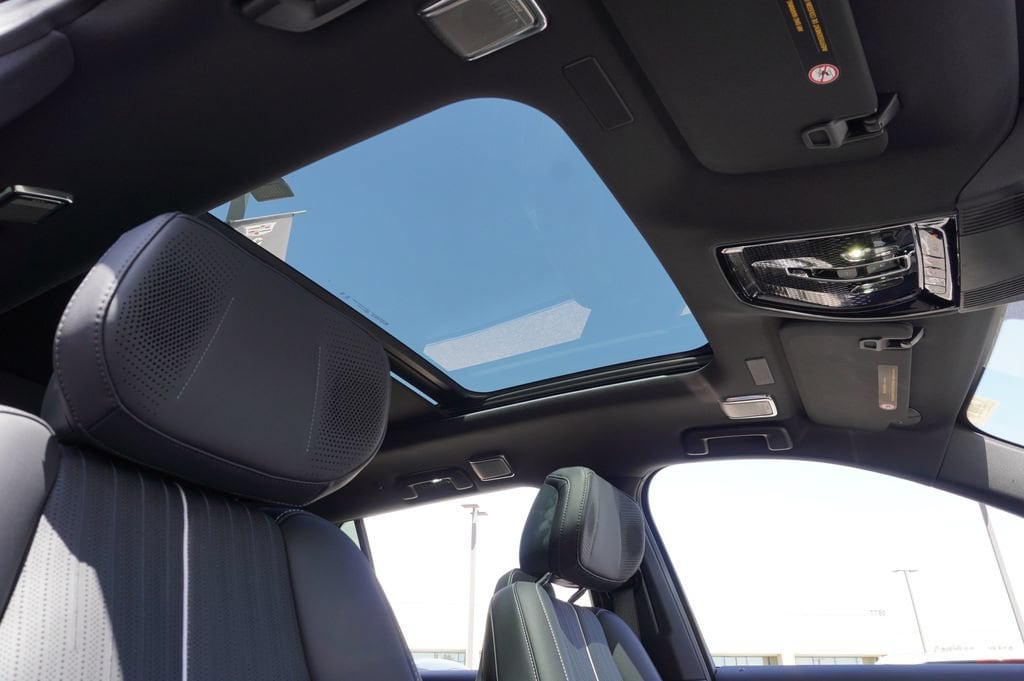 2026 Cadillac VISTIQ Luxury - Photo 14