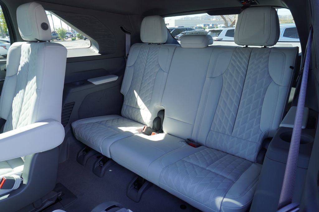 2026 Cadillac Escalade IQ Luxury - Photo 9