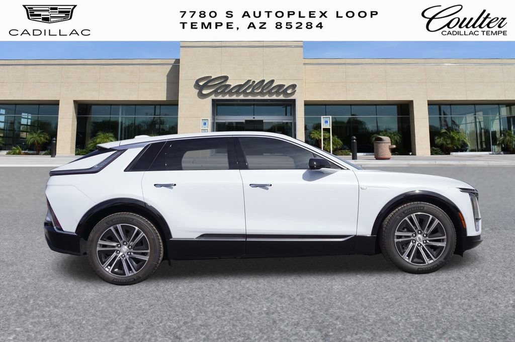 New 2026 CADILLAC LYRIQ Luxury SUV