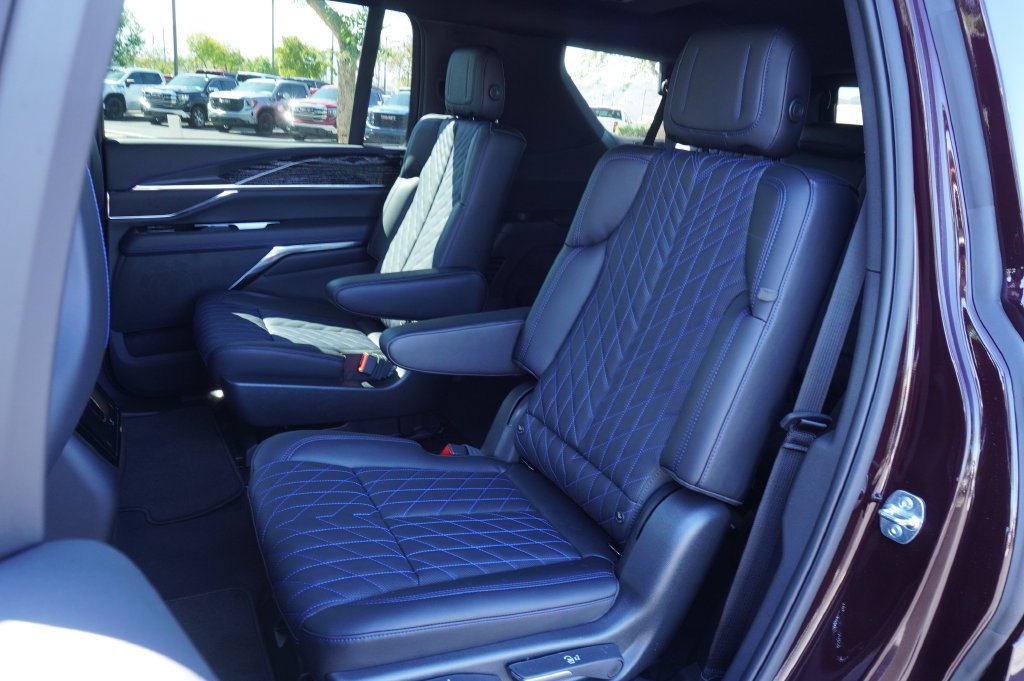 2026 Cadillac Escalade IQL Luxury - Photo 10