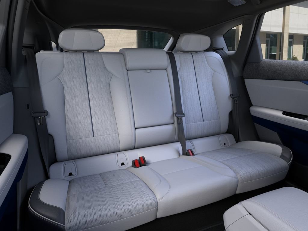 2026 Cadillac OPTIQ Premium Luxury - Photo 18