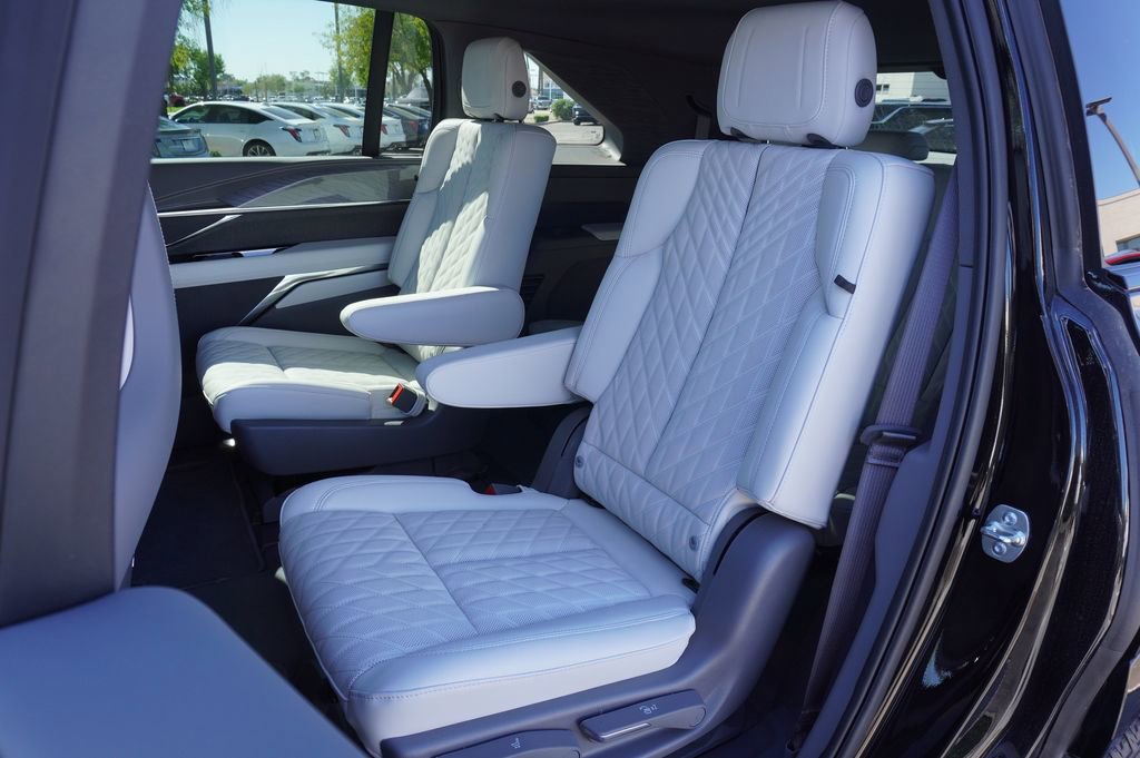 2026 Cadillac Escalade IQ Luxury - Photo 8