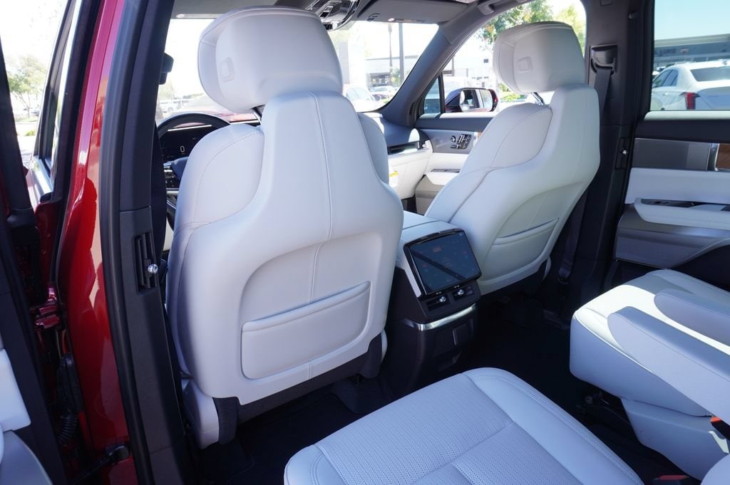 2026 Cadillac VISTIQ Luxury - Photo 13