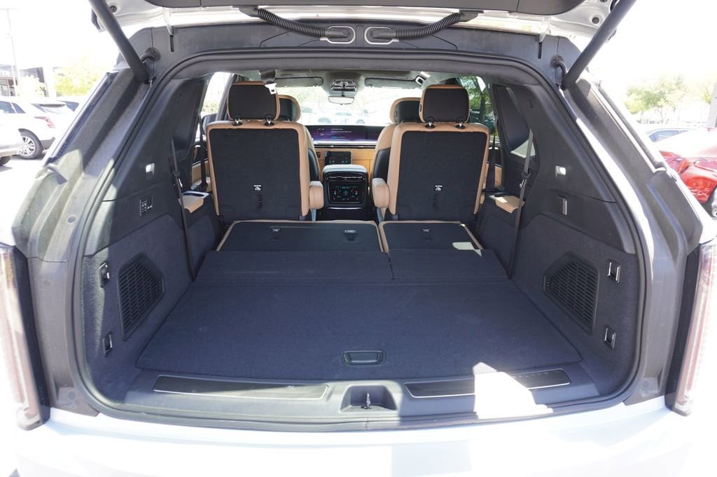 2025 Cadillac Escalade IQ Luxury 2 - Photo 8