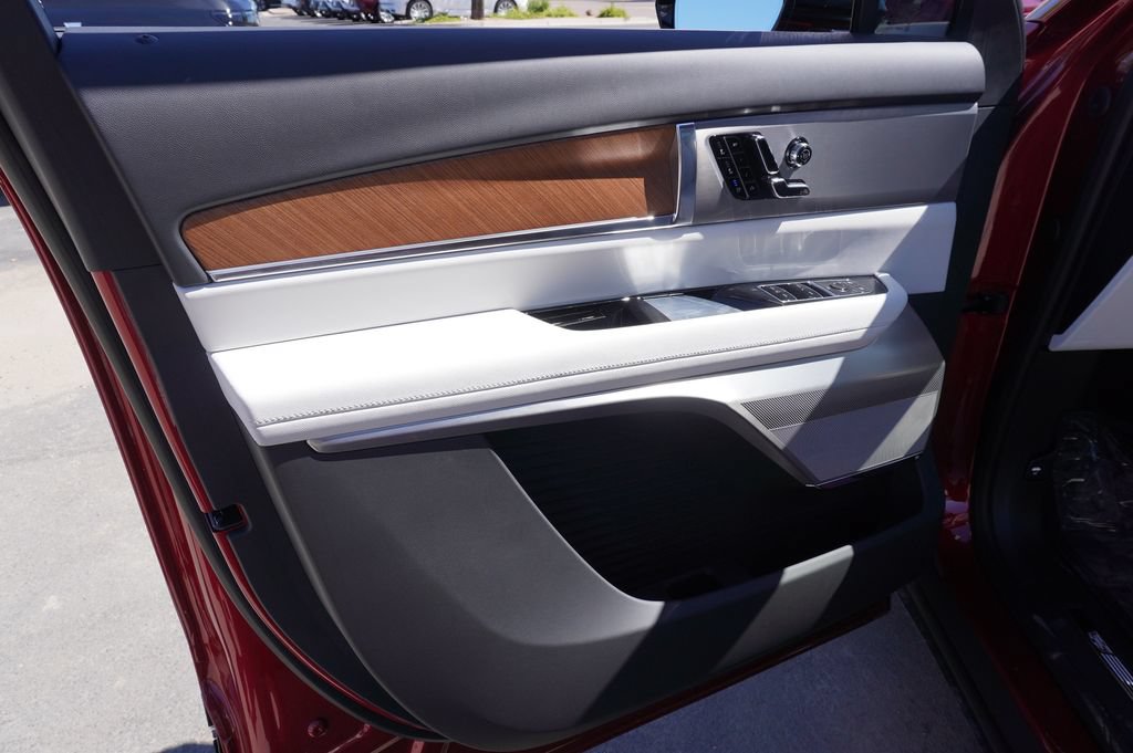 2026 Cadillac VISTIQ Luxury - Photo 18