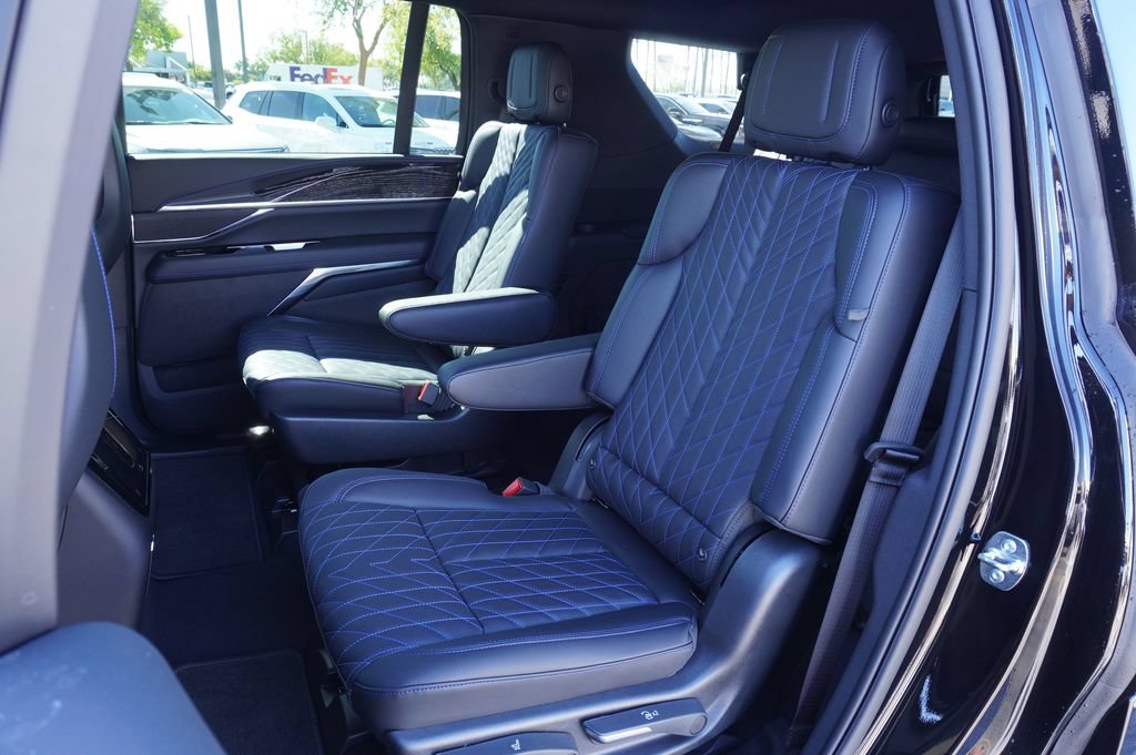 2026 Cadillac Escalade IQL Luxury - Photo 10