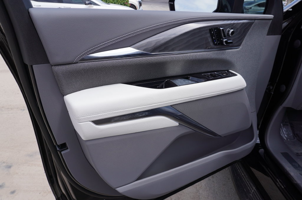 2026 Cadillac Escalade IQL Luxury - Photo 16