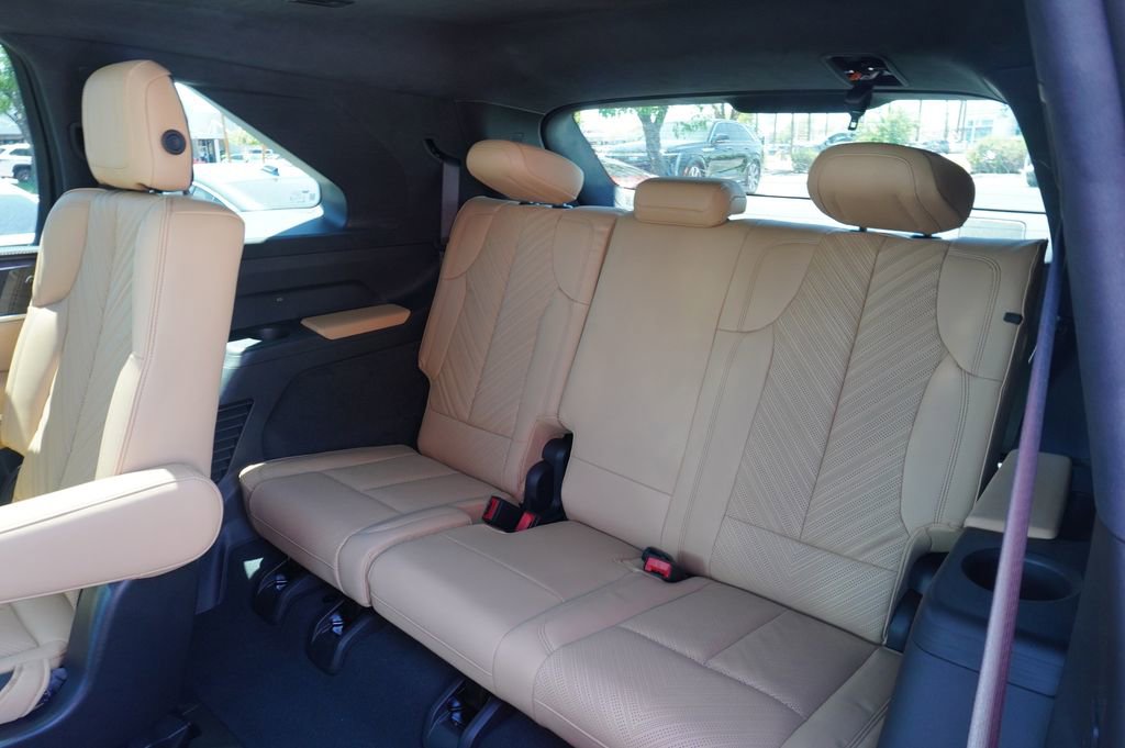 2025 Cadillac Escalade IQ Luxury 2 - Photo 10