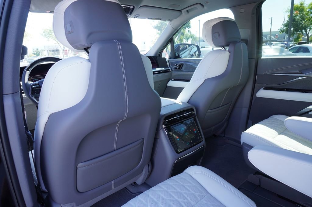 2026 Cadillac Escalade IQ Luxury - Photo 10