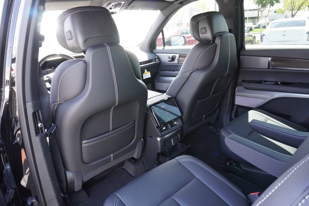 2026 Cadillac VISTIQ Luxury - Photo 11