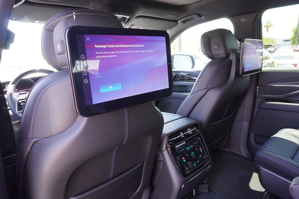 2026 Cadillac Escalade IQ Luxury - Photo 11