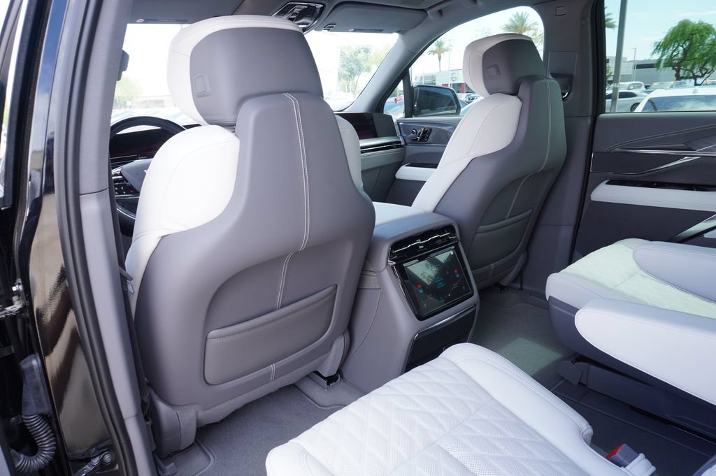 2026 Cadillac Escalade IQL Luxury - Photo 12