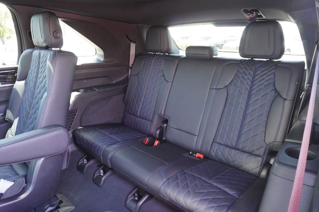 2026 Cadillac Escalade IQ Luxury - Photo 10