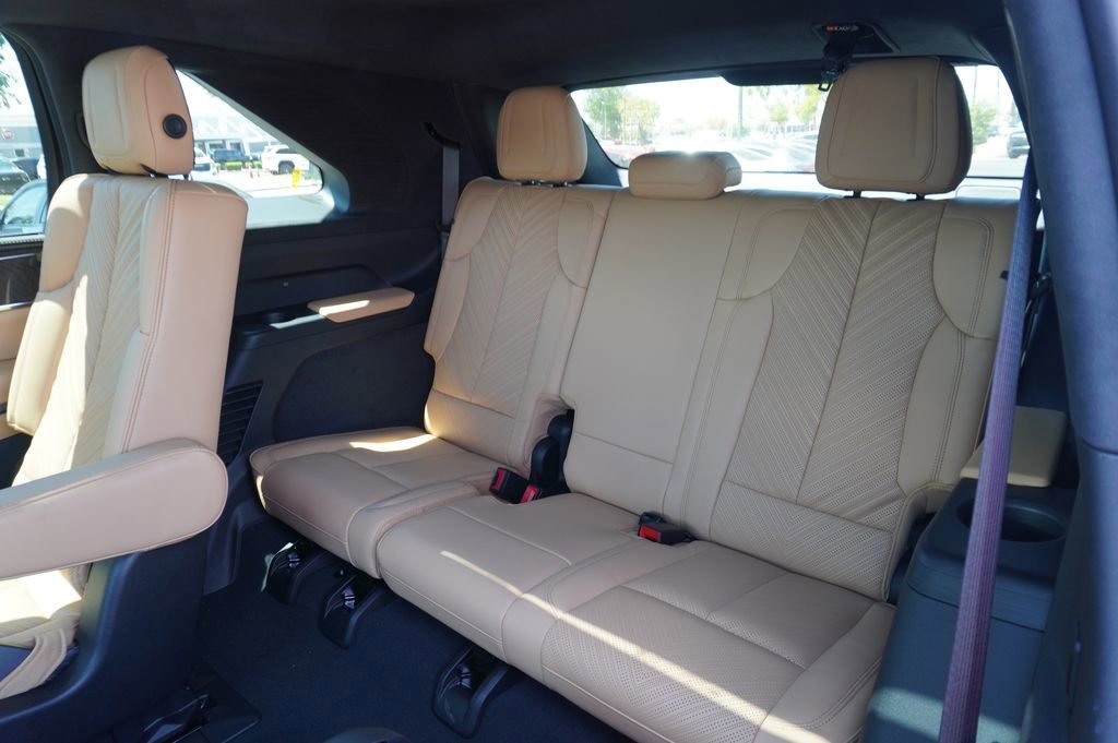 2025 Cadillac Escalade IQ Luxury 2 - Photo 10