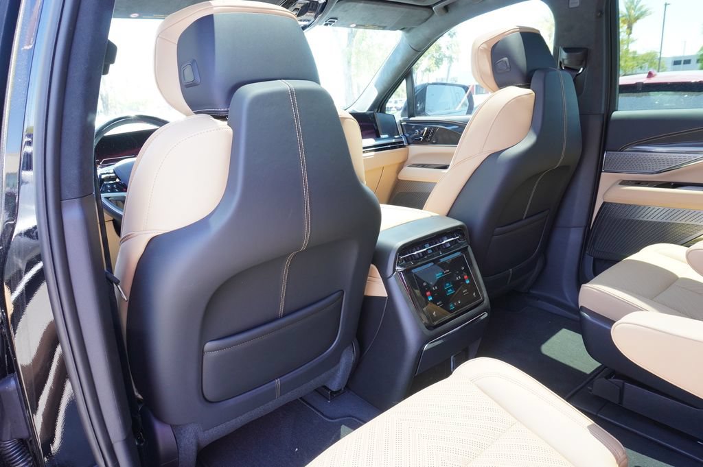 2025 Cadillac Escalade IQ Luxury 2 - Photo 11