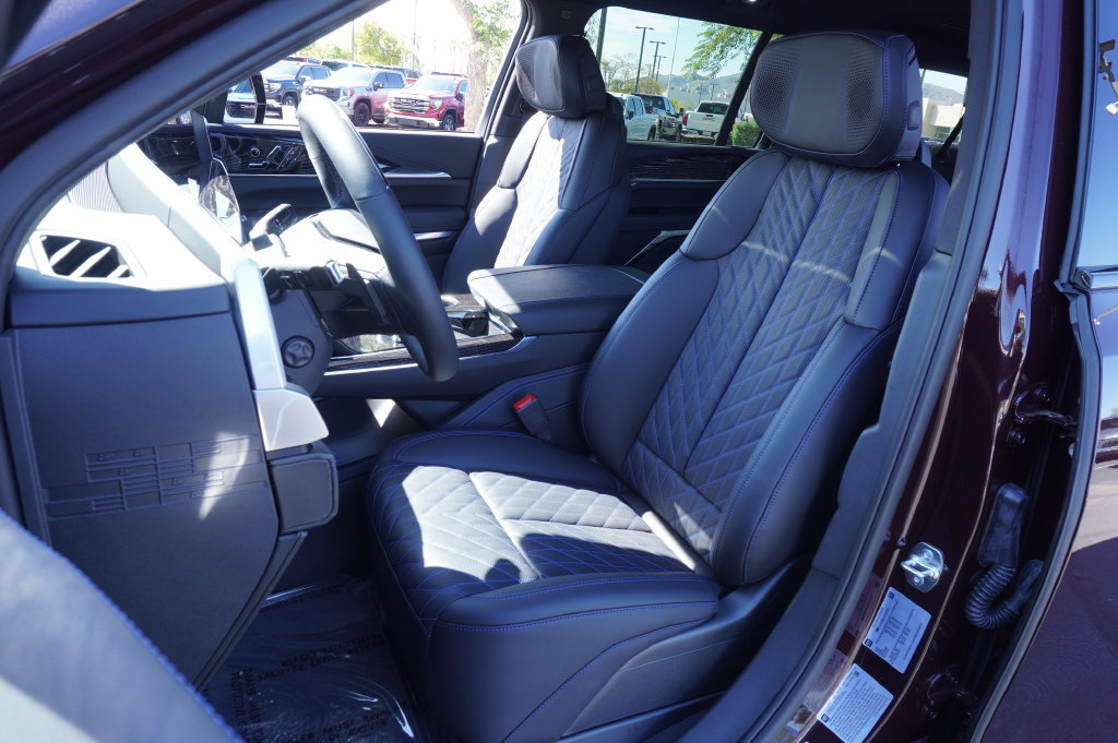 2026 Cadillac Escalade IQL Luxury - Photo 15