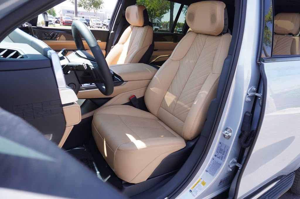 2025 Cadillac Escalade IQ Luxury 2 - Photo 14