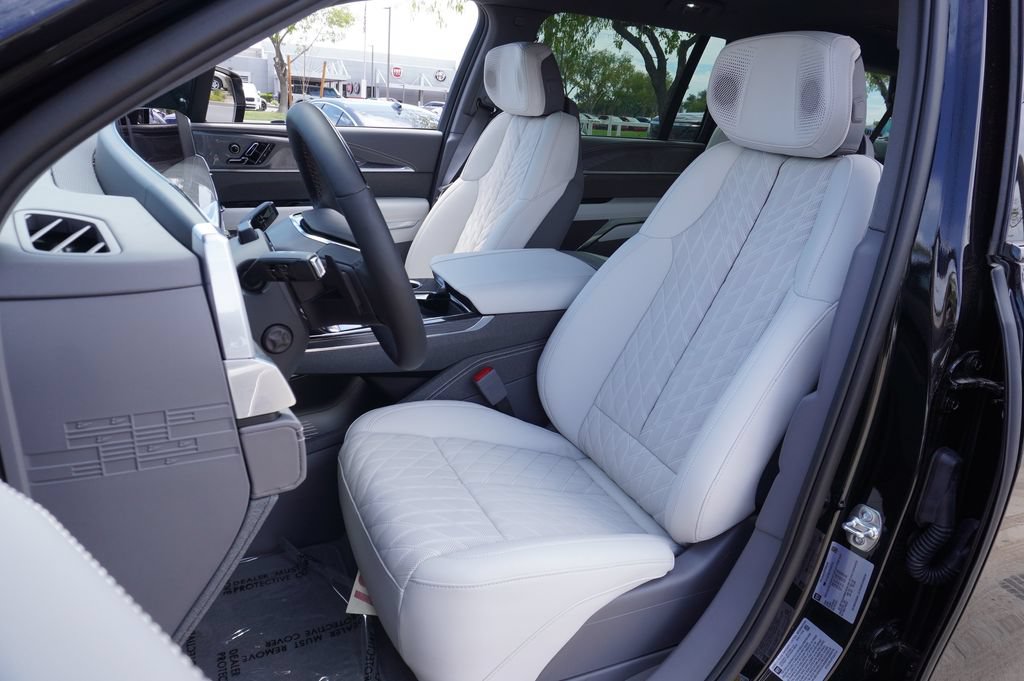 2026 Cadillac Escalade IQL Luxury - Photo 15