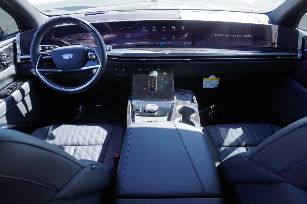 2026 Cadillac Escalade IQL Luxury - Photo 13