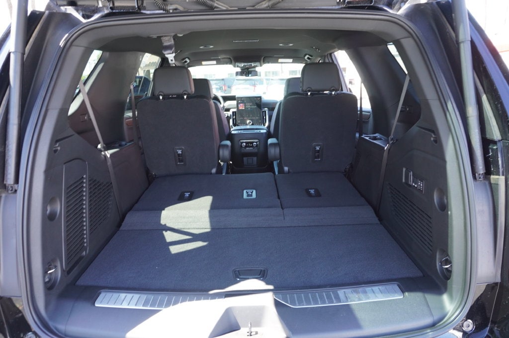 2026 GMC Yukon Denali - Photo 9