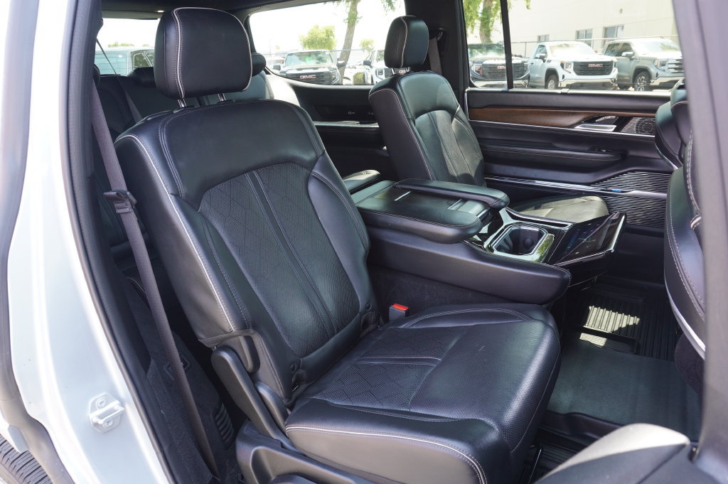 2022 Jeep Grand Wagoneer Series II - Photo 9