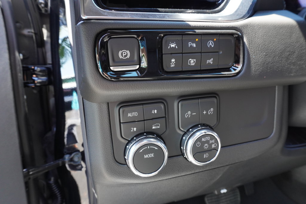 2026 GMC Yukon Denali - Photo 19