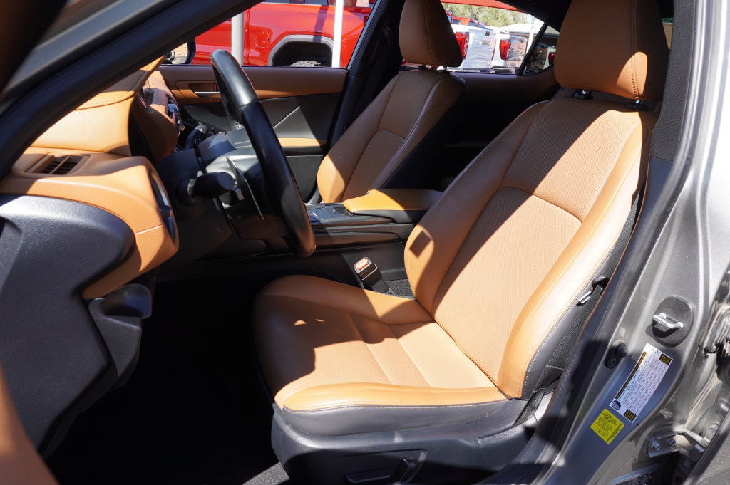 2021 Lexus IS 300 - Photo 17