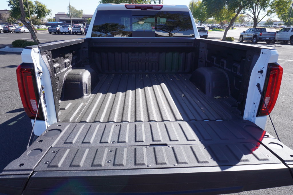 2026 GMC Sierra 1500 AT4X - Photo 9