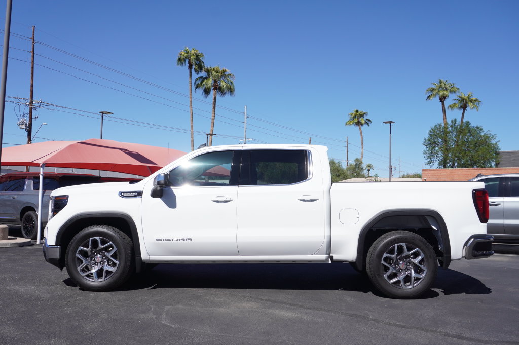 2026 GMC Sierra 1500 SLE - Photo 2