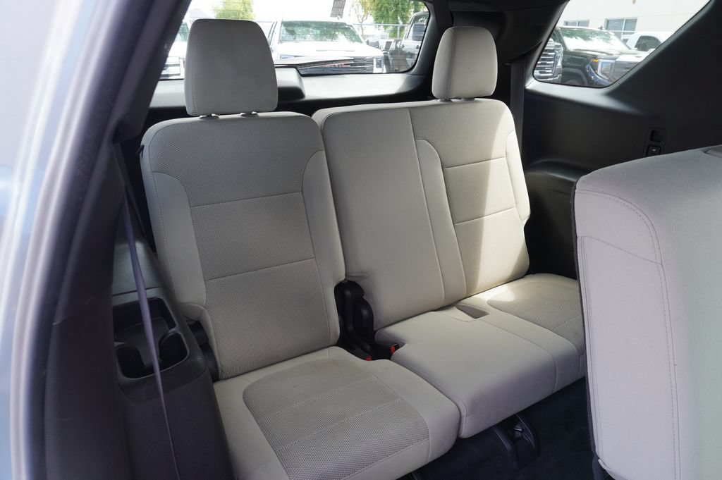 2023 Chevrolet Traverse LS - Photo 10