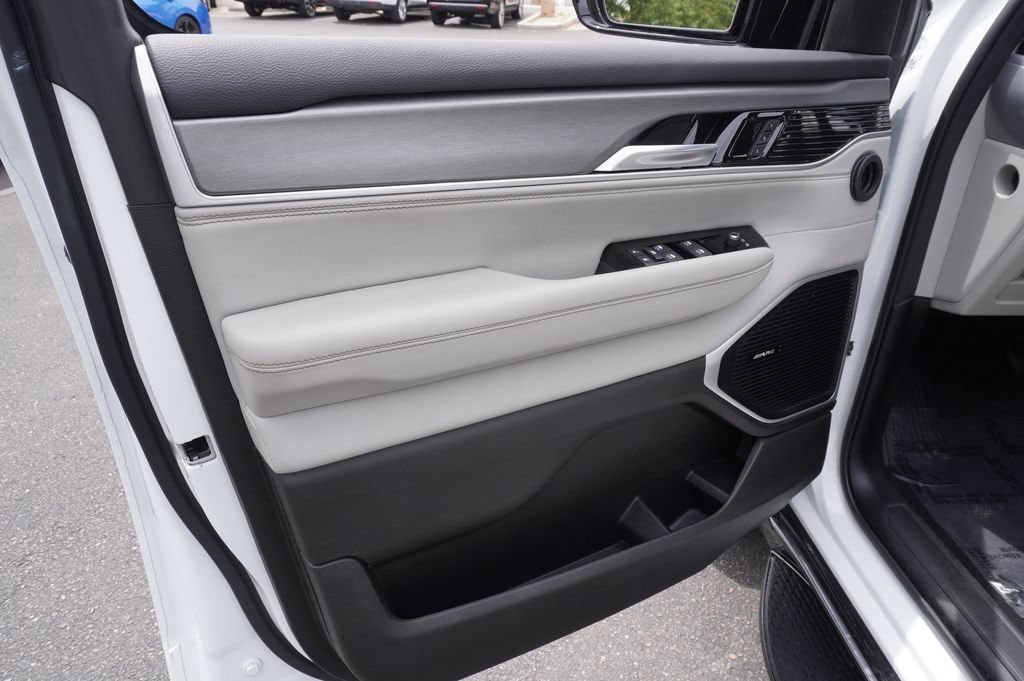 2025 Jeep Wagoneer Series I - Photo 15