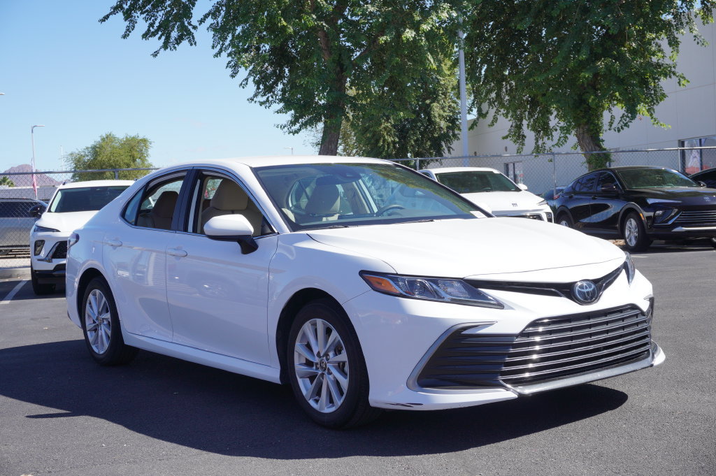 2024 Toyota Camry LE - Photo 7