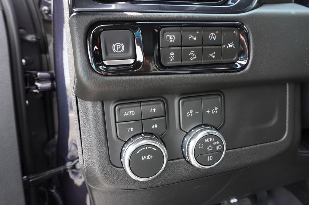2026 GMC Yukon AT4 - Photo 19