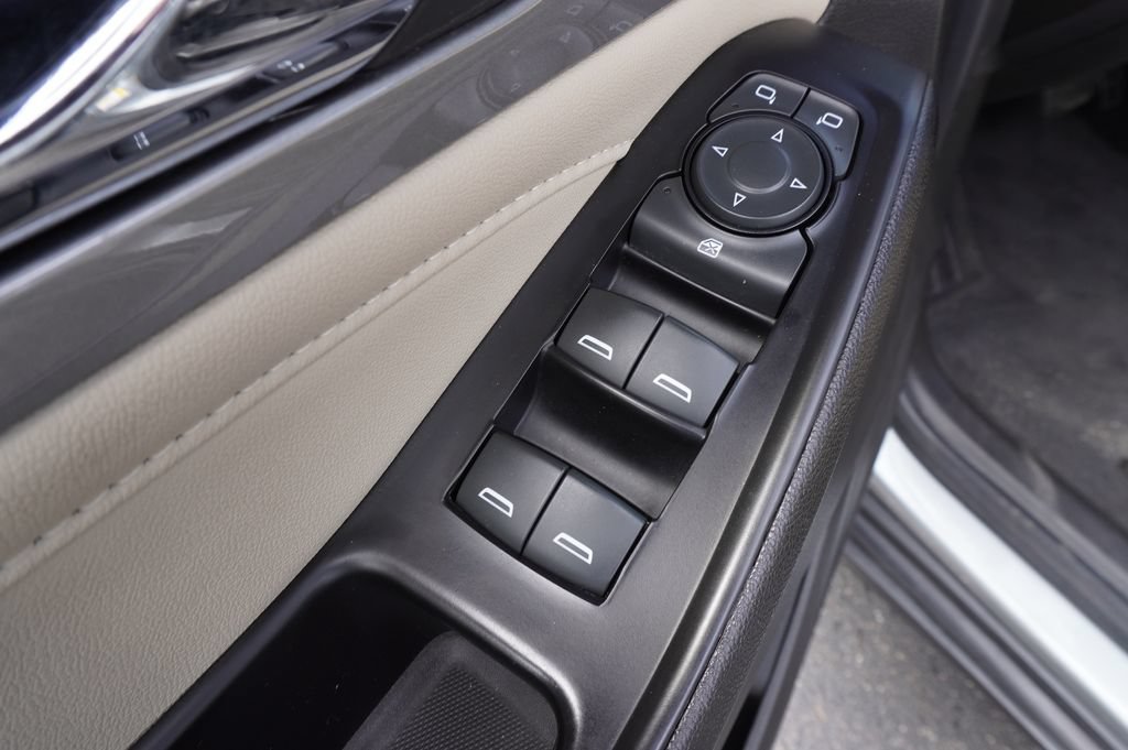 2023 Chevrolet Traverse LS - Photo 16