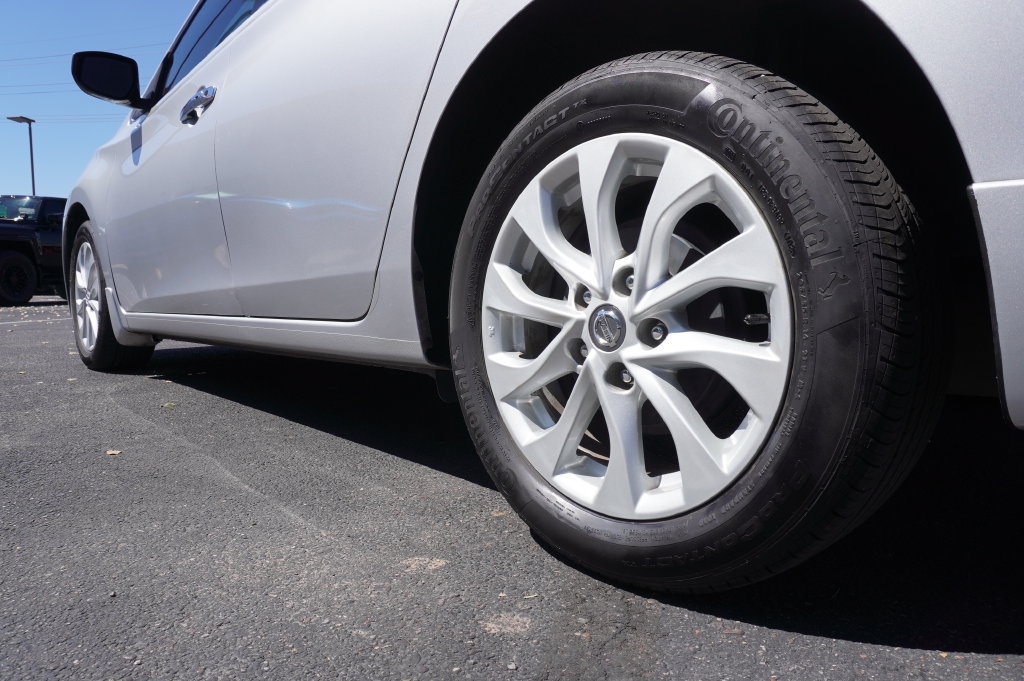 2019 Nissan Sentra SV - Photo 6