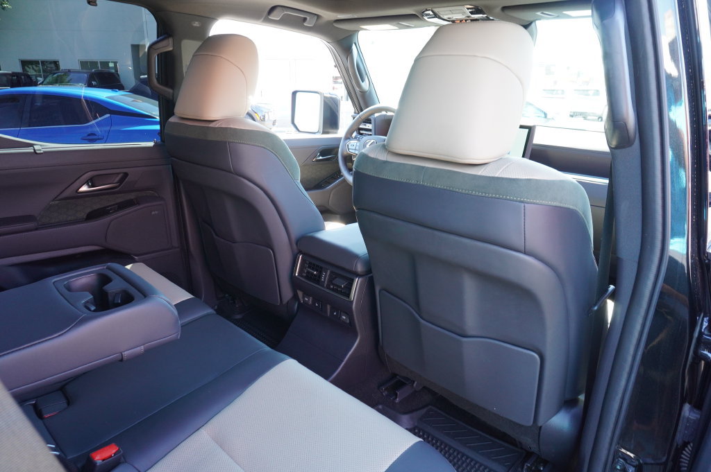 2025 Lexus GX Premium - Photo 13