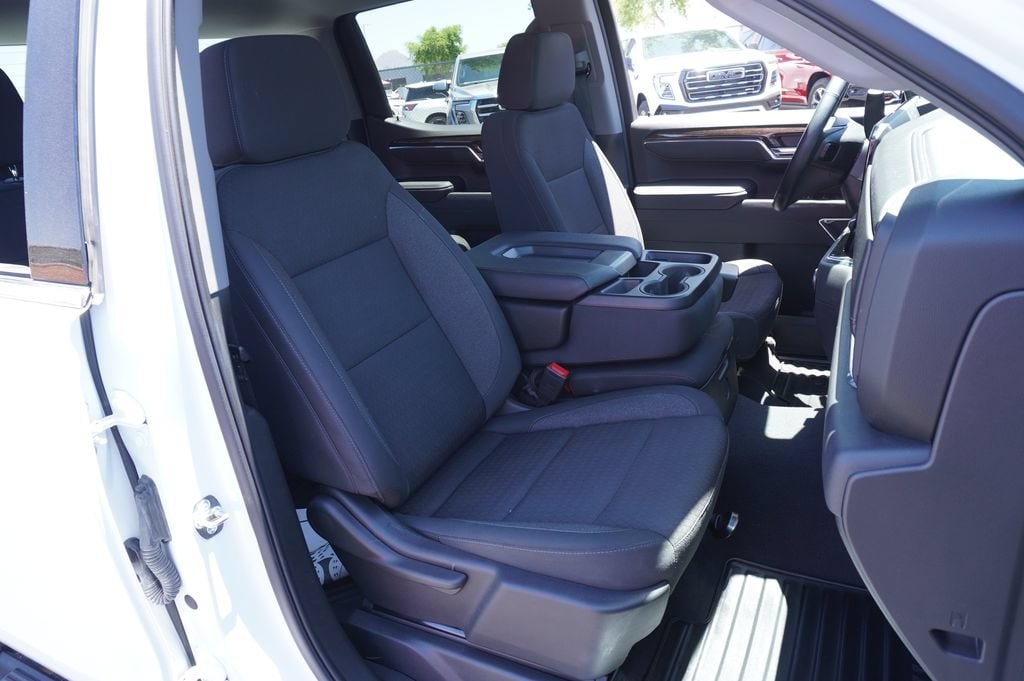 2025 GMC Sierra 1500 SLE - Photo 13