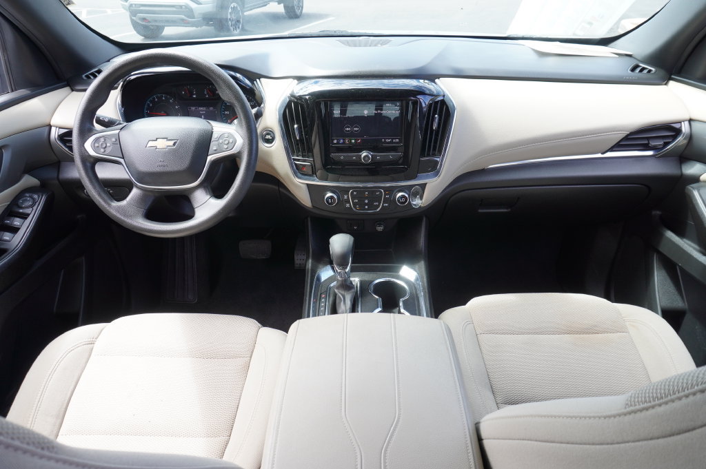 2023 Chevrolet Traverse LS - Photo 11