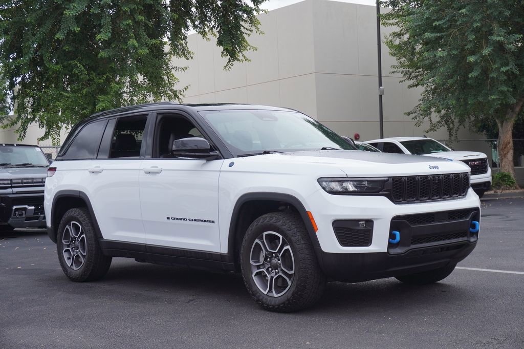 2022 Jeep Cherokee Trailhawk 4xe photo 3