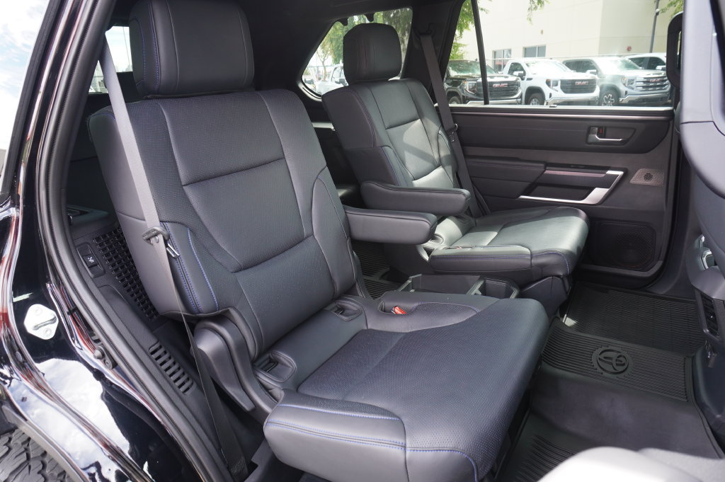 2023 Toyota Sequoia Platinum - Photo 8