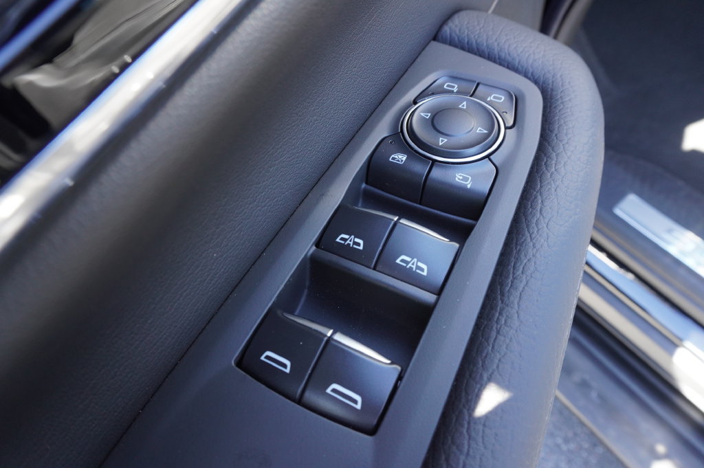 2026 GMC Yukon Denali - Photo 17