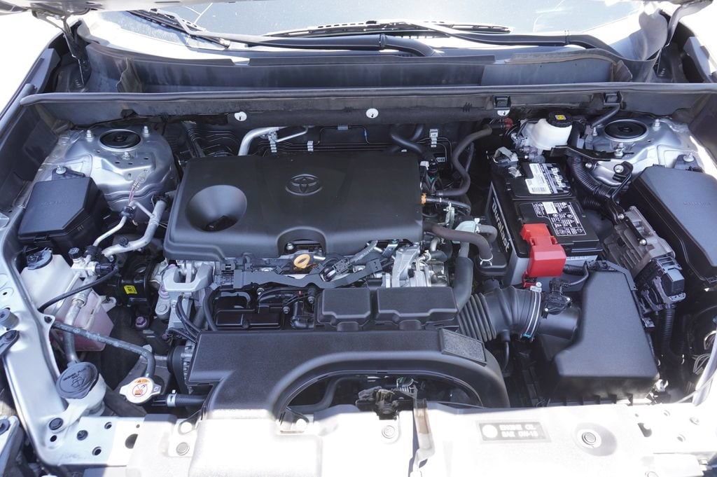 2021 Toyota RAV4 XLE - Photo 7